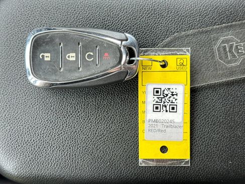 Used 2021 Chevrolet TrailBlazer RS w/ Convenience Package FWD image 40