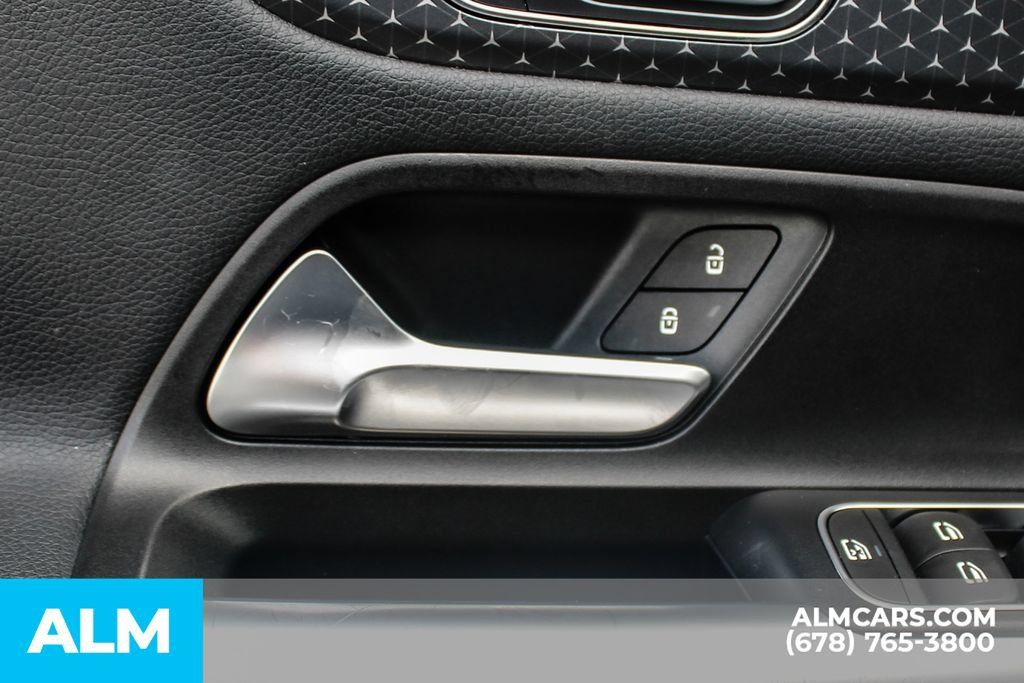 Used 2025 Mercedes-Benz GLA 250 image 38
