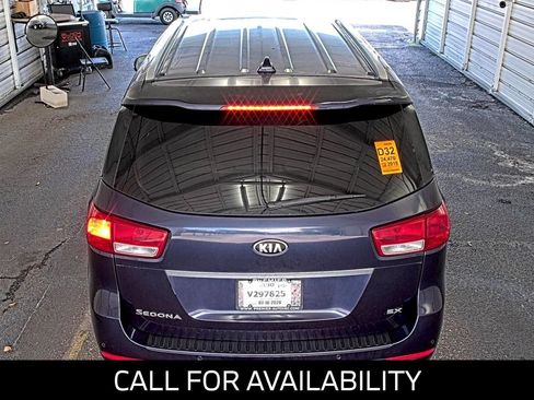 Used 2018 Kia Sedona EX FWD image 3