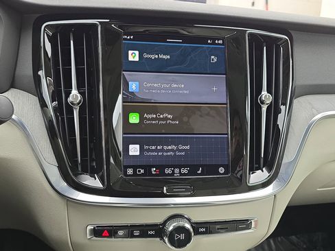 Used 2023 Volvo S60 B5 Plus w/ Climate Package image 19