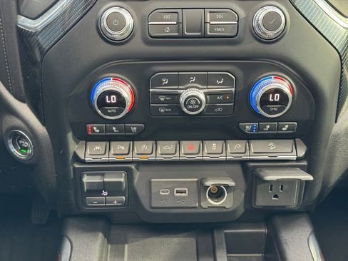 Used 2020 GMC Sierra 1500 SLT w/ SLT Premium Plus Package image 22