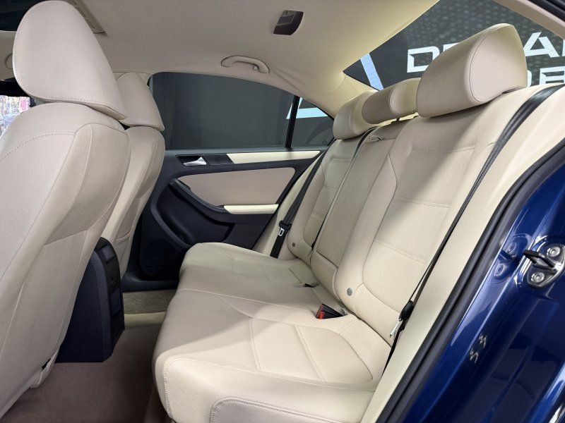 Used 2012 Volkswagen Jetta SE FWD image 17