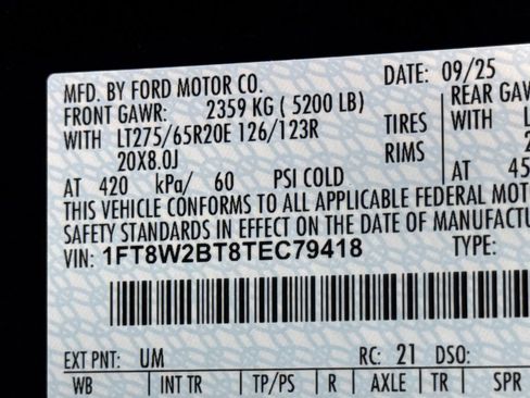 New 2026 Ford F250 Lariat w/ Black Appearance Package image 32