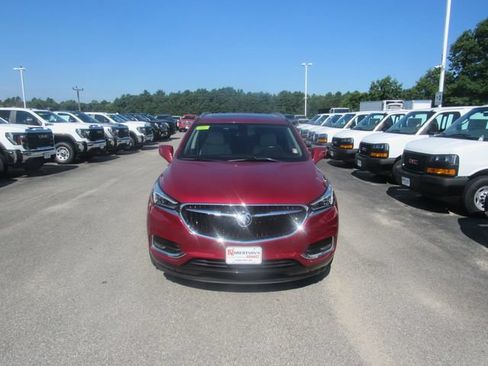 Used 2020 Buick Enclave Essence w/ Sound and Sites Package AWD/4WD image 5