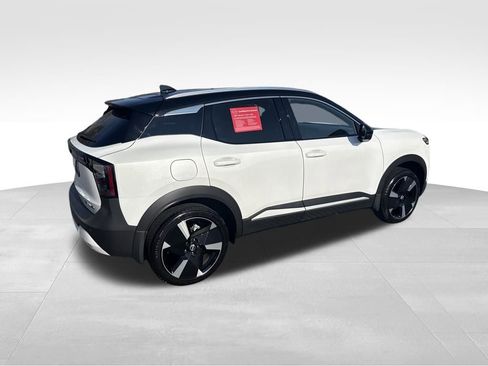 Used 2025 Nissan Kicks SR w/ Interior Electronics Package image 7