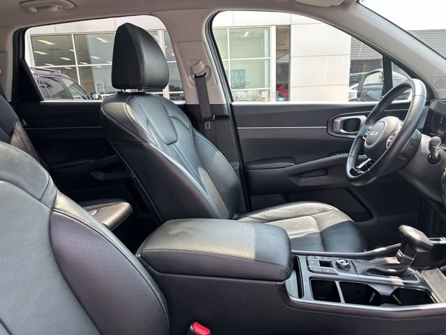 Used 2025 Kia Sorento S w/ Panoramic Sunroof Package FWD image 9