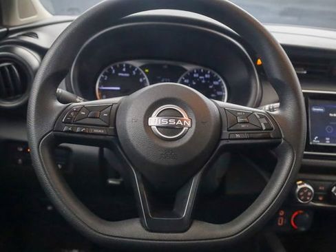 Used 2024 Nissan Kicks S image 12