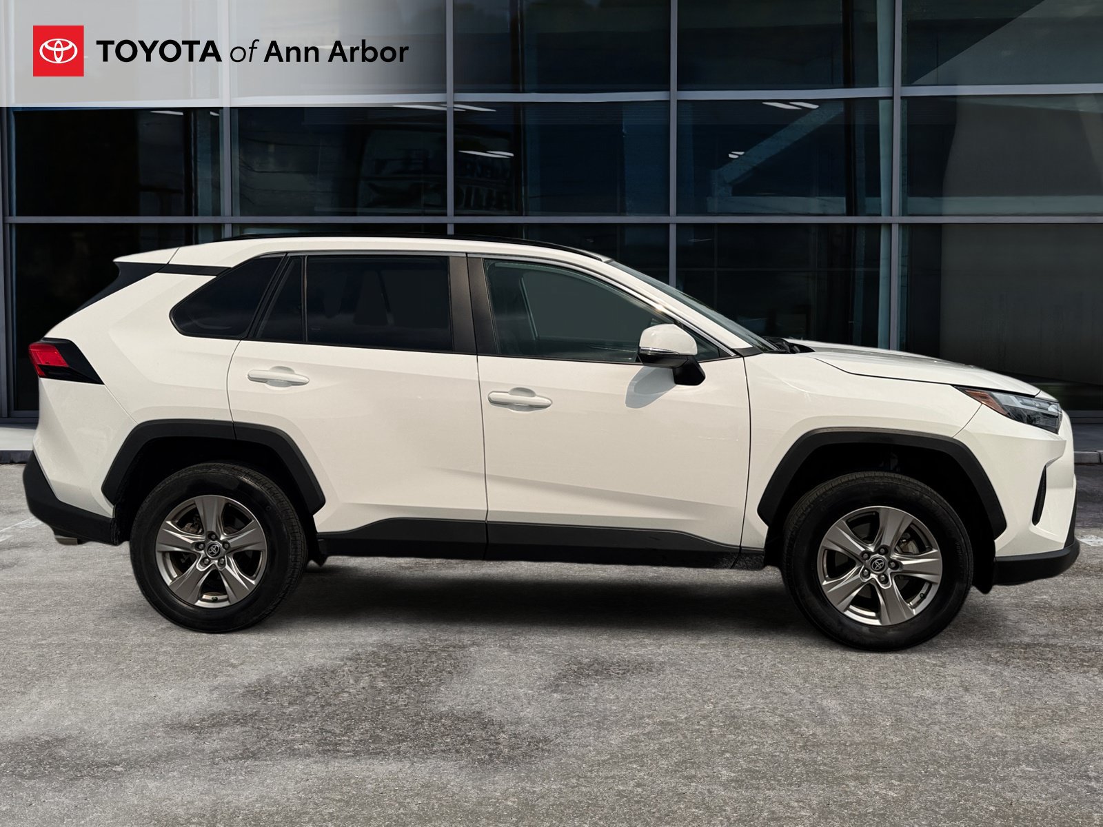 Used 2024 Toyota RAV4 XLE FWD image 12