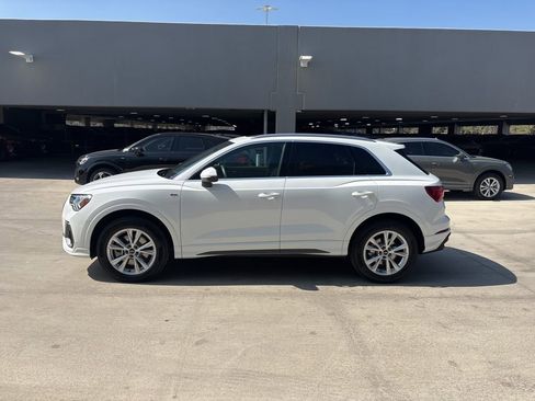 Used 2025 Audi Q3 2.0T Premium w/ Convenience Package image 9