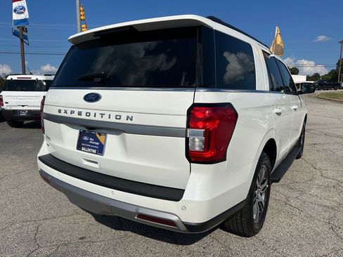 Certified 2024 Ford Expedition XLT image 3