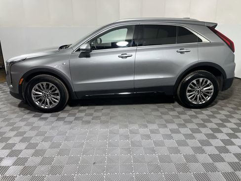 Used 2025 Cadillac XT4 Premium Luxury image 5