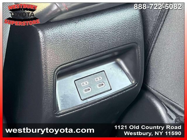 Used 2024 Toyota Corolla SE w/ SE Premium Package FWD image 16