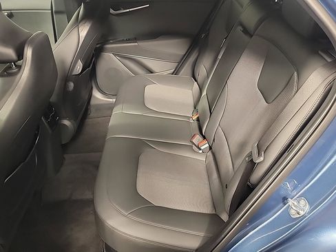 Used 2025 Kia Niro EX image 17