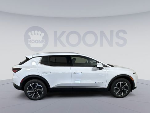 New 2026 Chevrolet Equinox EV LT image 8