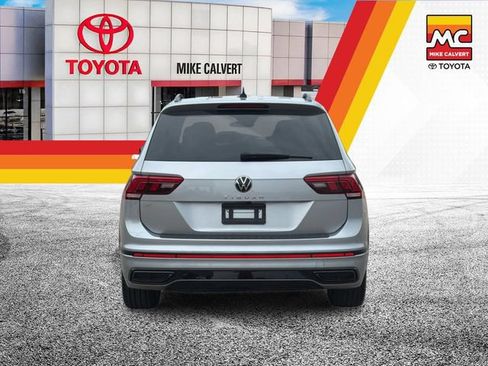 Used 2023 Volkswagen Tiguan SE R-Line FWD image 4
