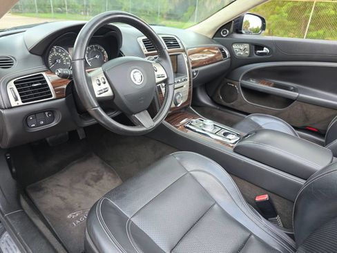 Used 2010 Jaguar XK Convertible RWD image 25