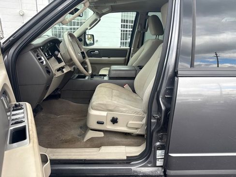 Used 2011 Ford Expedition XLT image 10