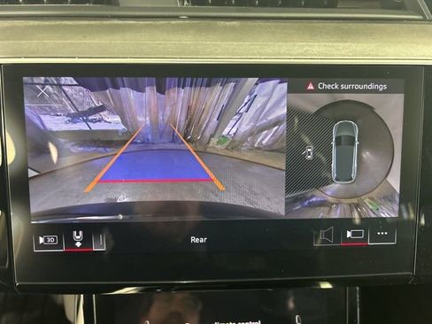 Used 2024 Audi Q8 e-tron Premium Plus w/ Premium Plus Package image 27