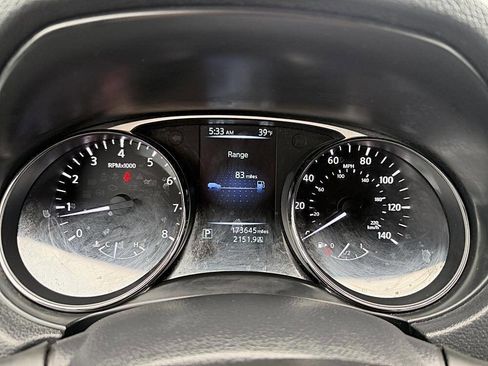 Used 2015 Nissan Rogue SV image 11