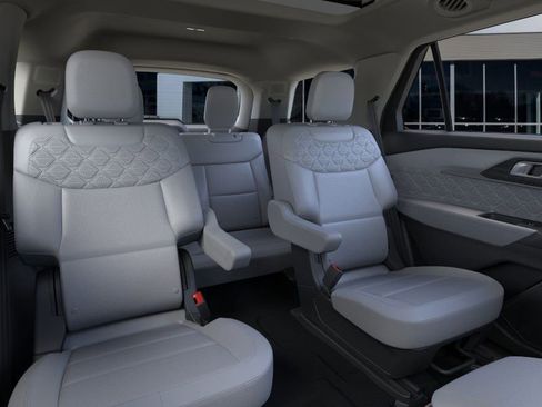 Used 2026 Ford Explorer Platinum w/ LUX Leather Package image 19