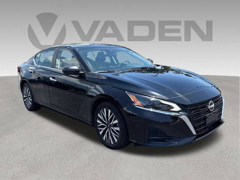 Used 2024 Nissan Altima 2.5 SV FWD image 27