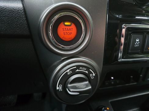 Used 2017 Nissan Titan Platinum Reserve w/ Off-Road Package image 29