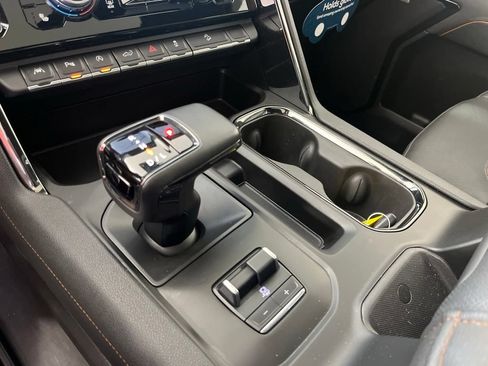 Certified 2024 GMC Sierra 1500 AT4 w/ Technology Package AWD/4WD image 31