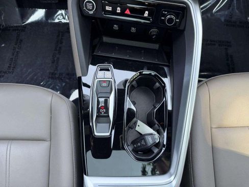 Certified 2025 Audi Q5 Premium w/ Convenience Package AWD/4WD image 17