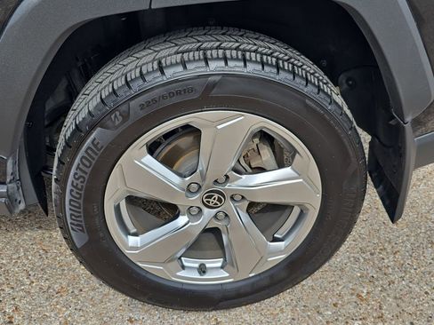 Used 2021 Toyota RAV4 Limited AWD/4WD image 33