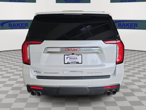 Used 2022 GMC Yukon XL Denali AWD/4WD image 6