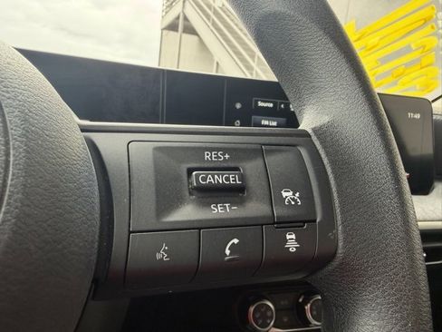 Certified 2025 Nissan Kicks SV image 17