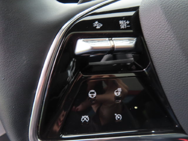 Used 2024 Cadillac Lyriq Luxury AWD/4WD image 16