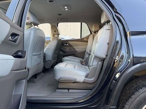 Used 2020 Chevrolet Traverse LT w/ Driver Confidence II Package AWD/4WD image 31