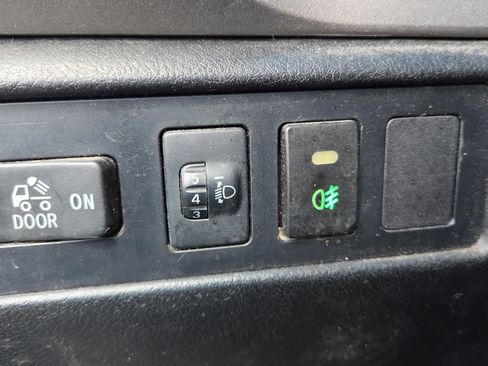 Used 2013 Toyota Tundra 2WD Double Cab image 31