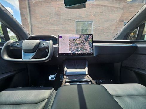 Used 2023 Tesla Model X AWD/4WD image 40