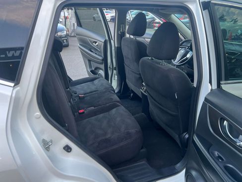 Used 2015 Nissan Rogue SV w/ SV Moonroof Package AWD/4WD image 27
