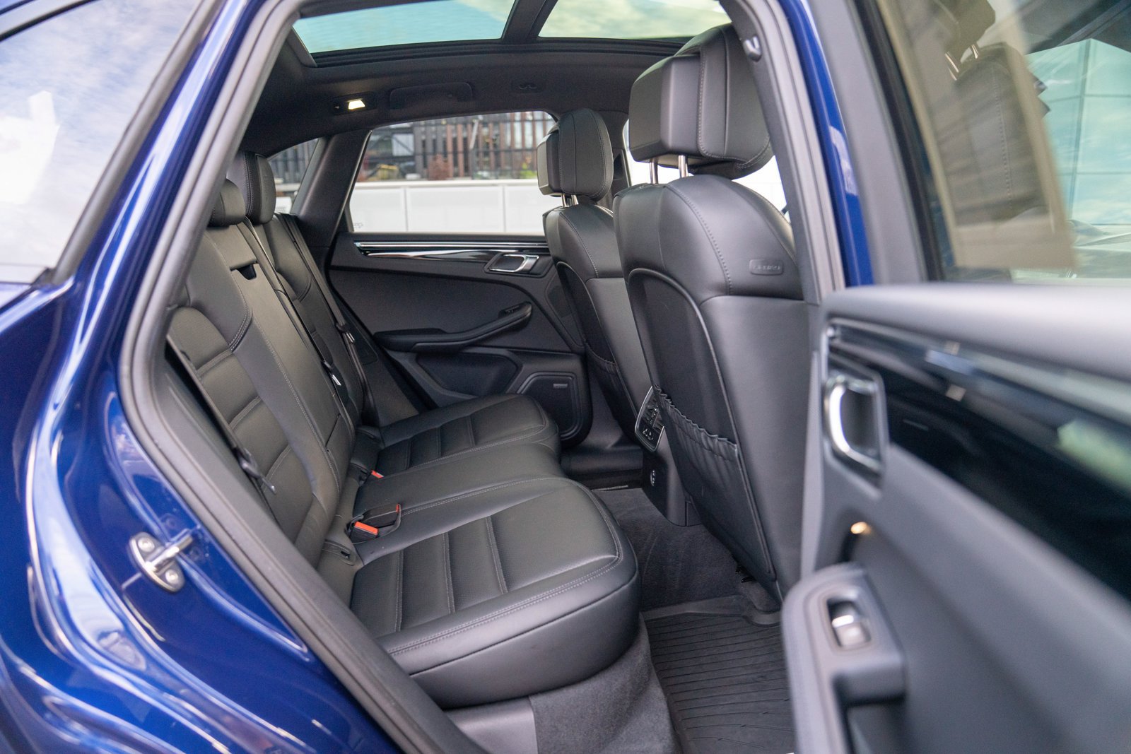 Certified 2026 Porsche Macan AWD/4WD image 25
