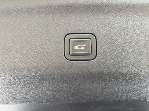 Used 2025 GMC Yukon Denali w/ Denali Reserve Package AWD/4WD image 39