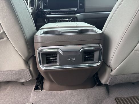 Used 2025 Chevrolet Silverado 2500 LTZ w/ LTZ Convenience Package image 12