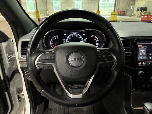 Used 2019 Jeep Grand Cherokee Limited AWD/4WD image 18