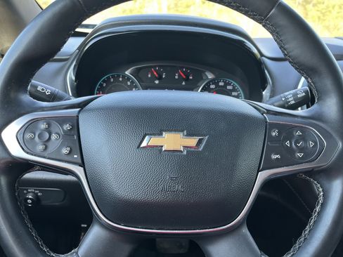 Used 2023 Chevrolet Traverse LT FWD image 8
