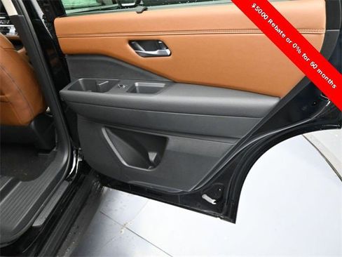 New 2025 Nissan Pathfinder Platinum image 36