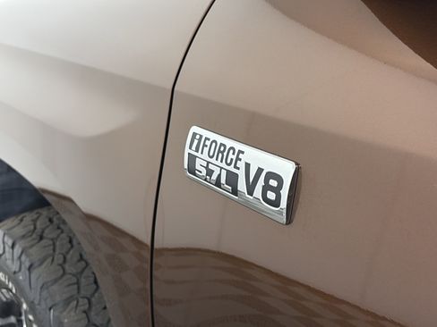 Used 2017 Toyota Tundra SR5 image 19