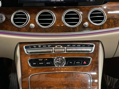 Used 2019 Mercedes-Benz E 300 4MATIC image 15