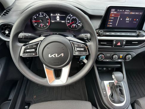 Used 2024 Kia Forte LXS image 13