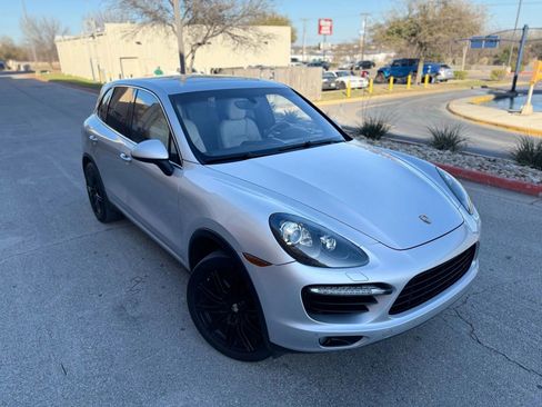 Used 2012 Porsche Cayenne Turbo image 1