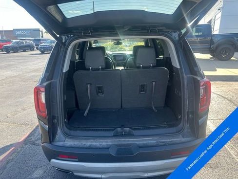 Used 2020 GMC Acadia SLT w/ Driver Alert Package II FWD image 11