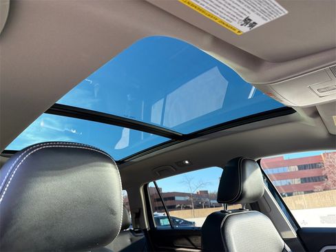 Used 2022 Volkswagen Atlas SE w/ Panoramic Sunroof Package image 14