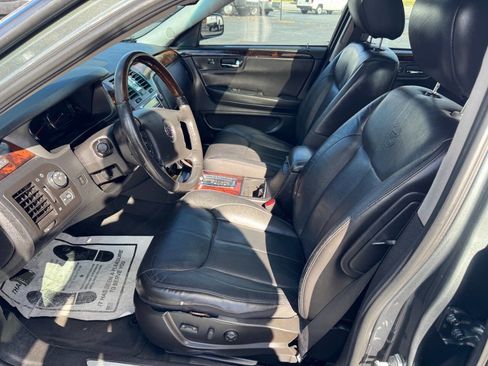 Used 2010 Cadillac DTS Luxury image 9