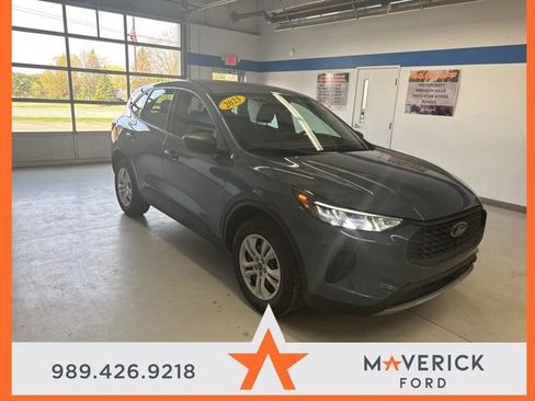 Used 2023 Ford Escape AWD image 4